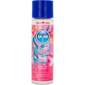 SKINS - LUBRIFIANT À BASE DEAU DÉLICIEUX GÂTEAU DANNIVERSAIRE 130 ML