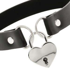COQUETTE CHIC DESIRE - COLLIER EN CUIR VEGAN AVEC ACCESSOIRE COEUR AVEC CL