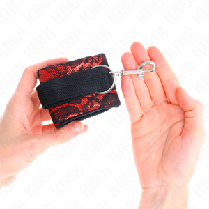 KINK - ATTENTES-POIGNETS COURTES EN DENTELLE DE VELOURS ET RELIURE EN NYLON ROUGE - NOIR 23 X 6,5 CM